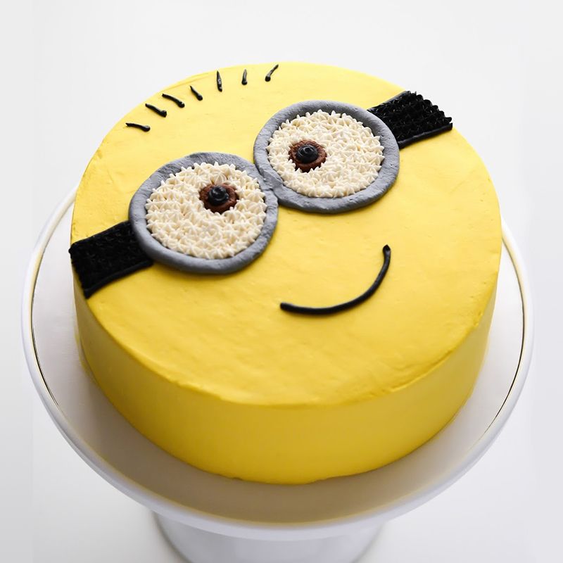 Despicable Me - Fondant Minions : 4 Steps (with Pictures) - Instructables